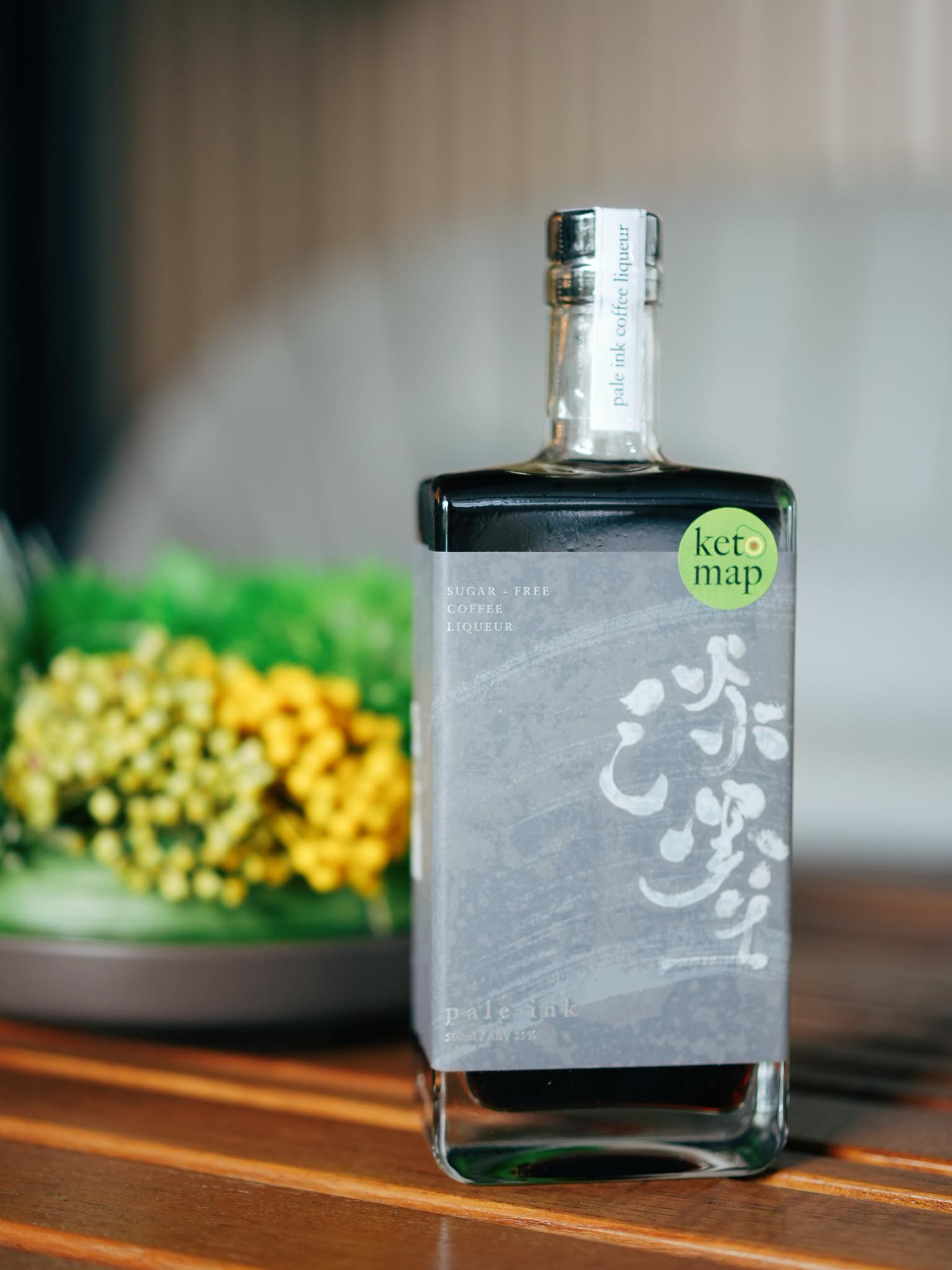 淡墨是一種無糖咖啡杜松子利口酒，使用白蘭樹下作為基酒製成。淡墨使用甜葉菊代替糖，每100毫升的熱量低於150卡路里，是傳統咖啡利口酒的更健康替代品。